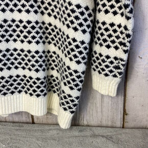 Ann Taylor Geo Stripe Tunic Sweater Size Medium Black and White Wool Blend - Picture 4 of 11
